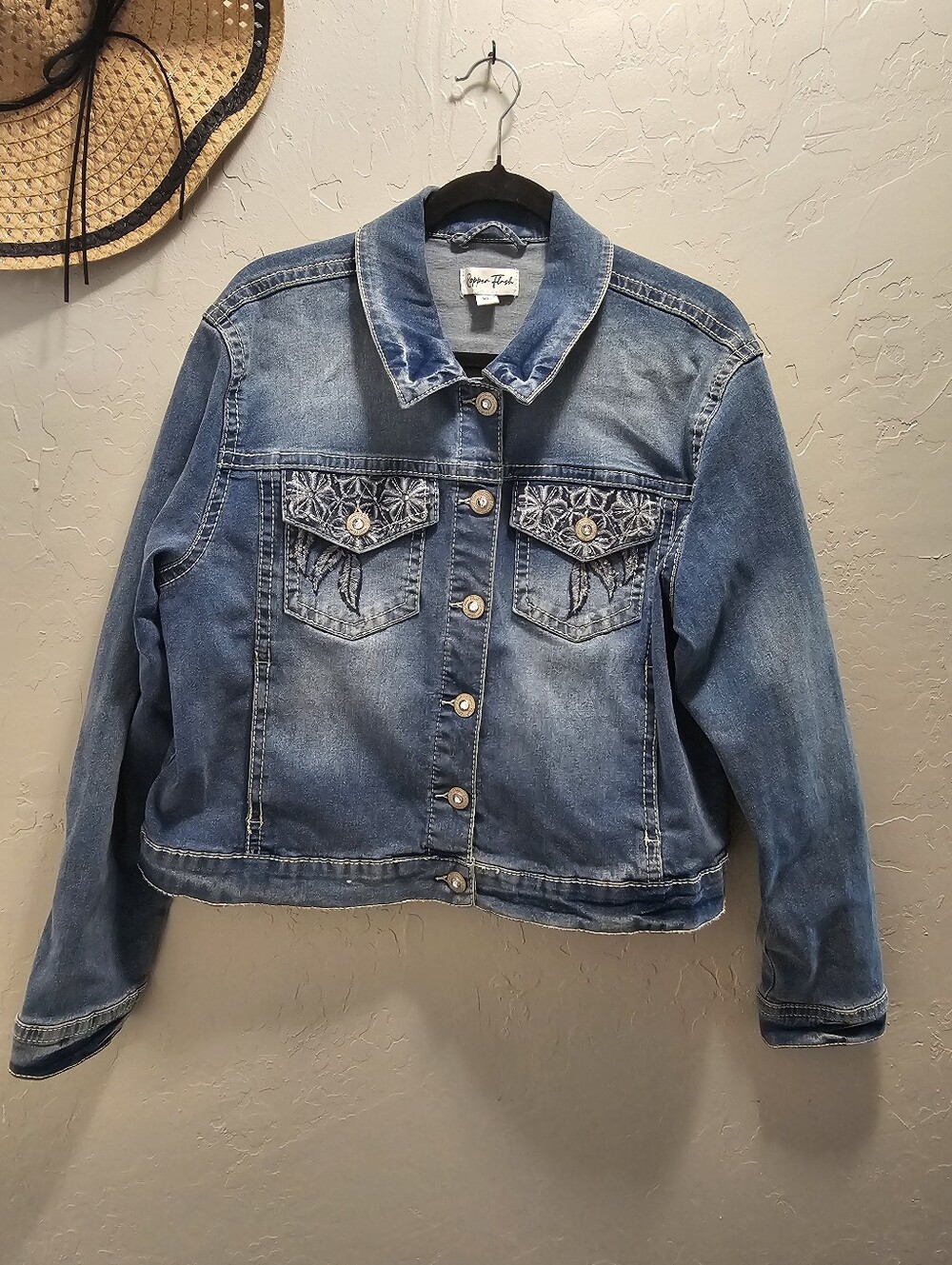 Canyon River Blues Embroidered Medium Wash Denim Jacket XL